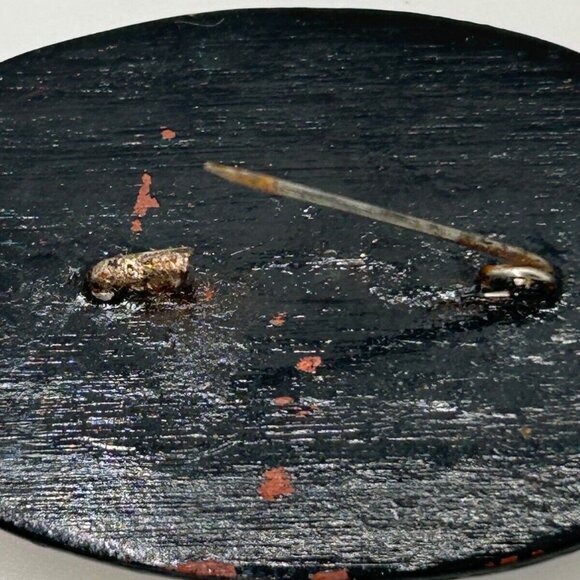 Vintage Hand-Painted Floral Black & Red Wooden Brooch Pin - Picture 7 of 11